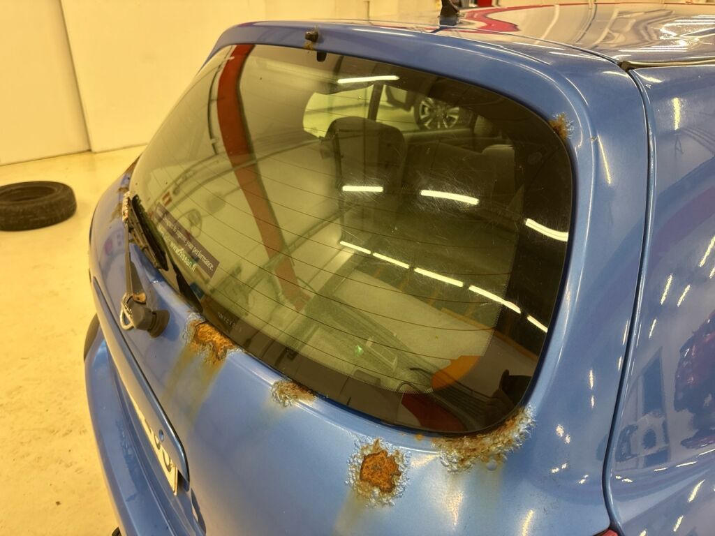 Nissan Almera 2000 Sininen