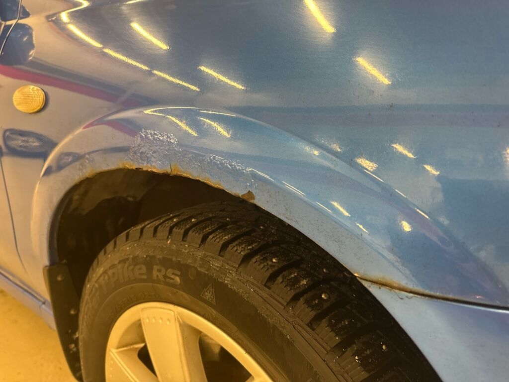 Nissan Almera 2000 Sininen