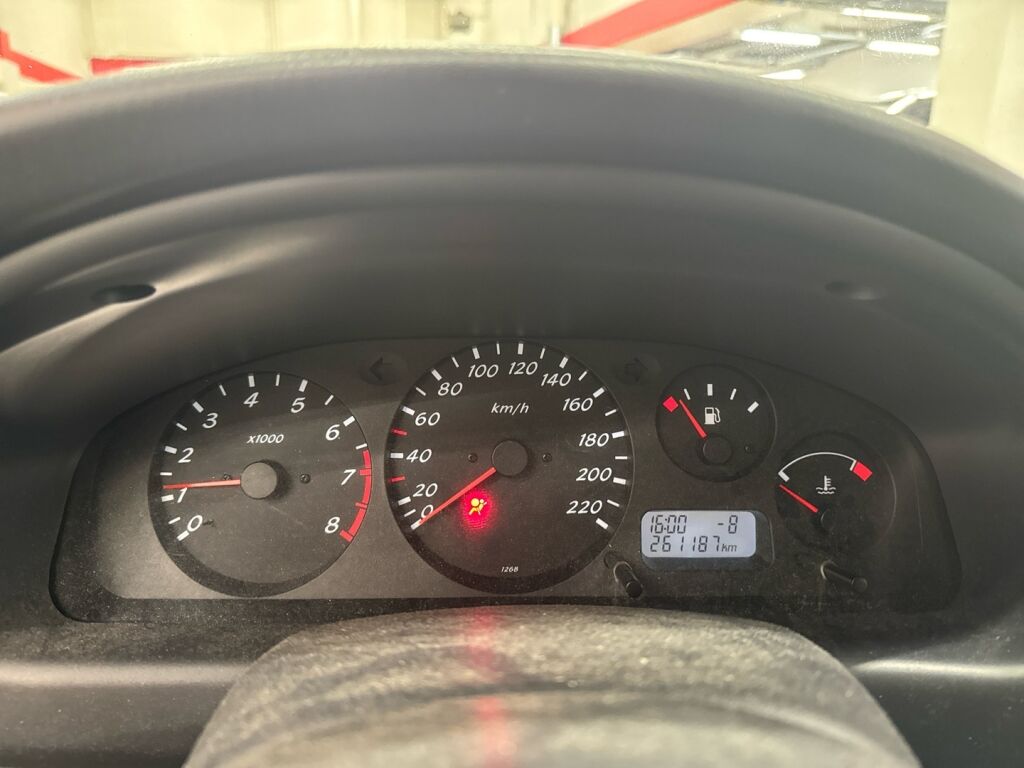 Nissan Almera 2000 Sininen