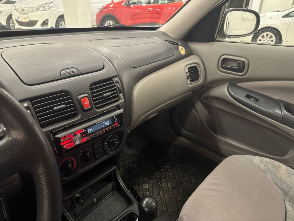 Nissan Almera 2000 Sininen
