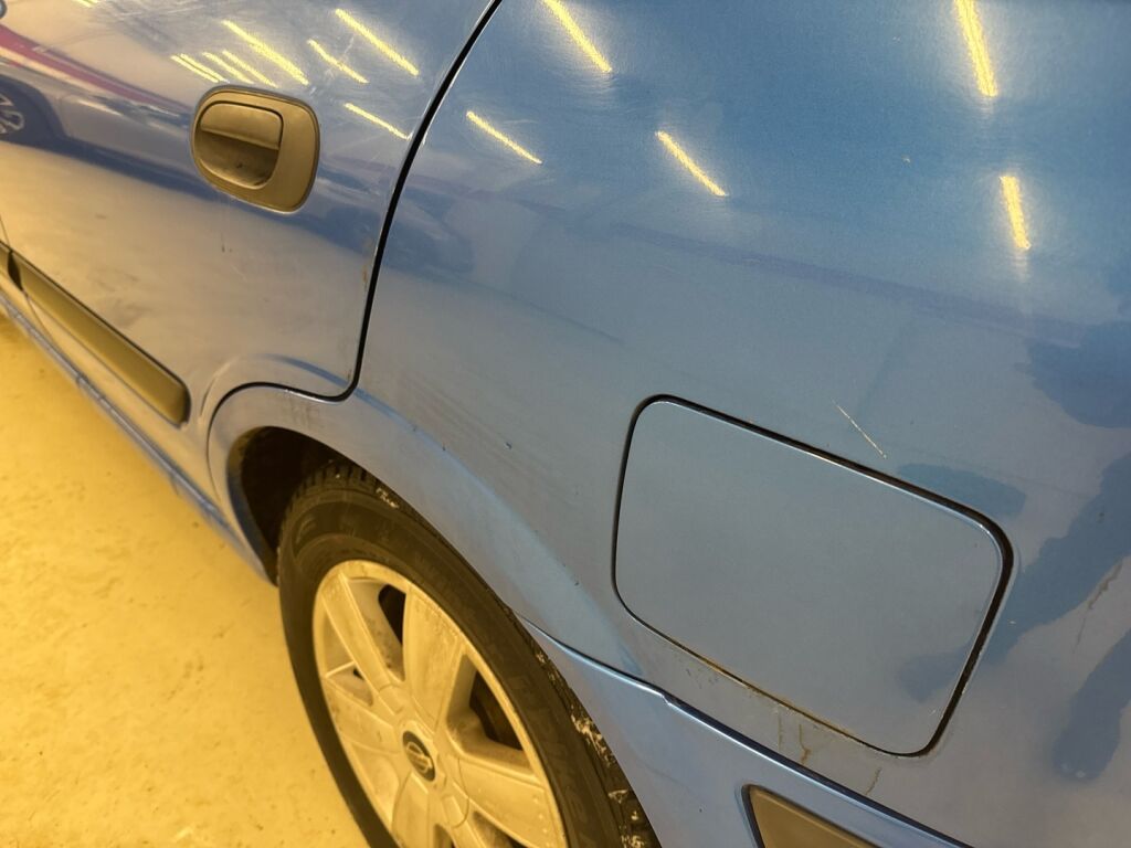 Nissan Almera 2000 Sininen