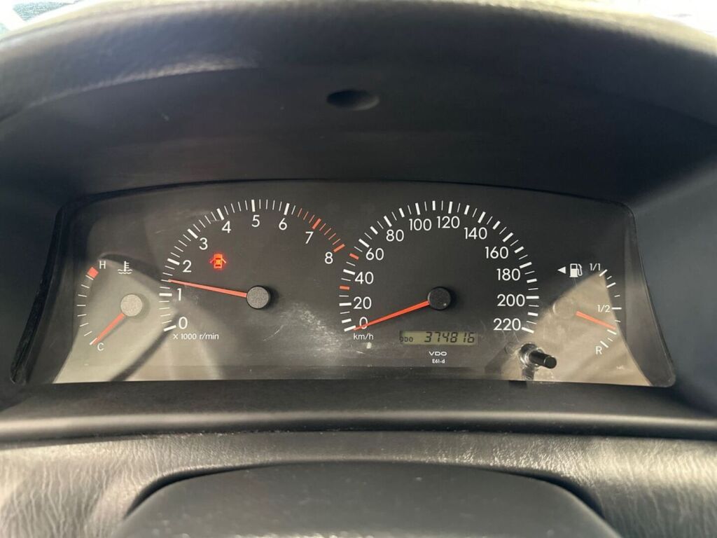 Toyota Corolla 2003 Punainen