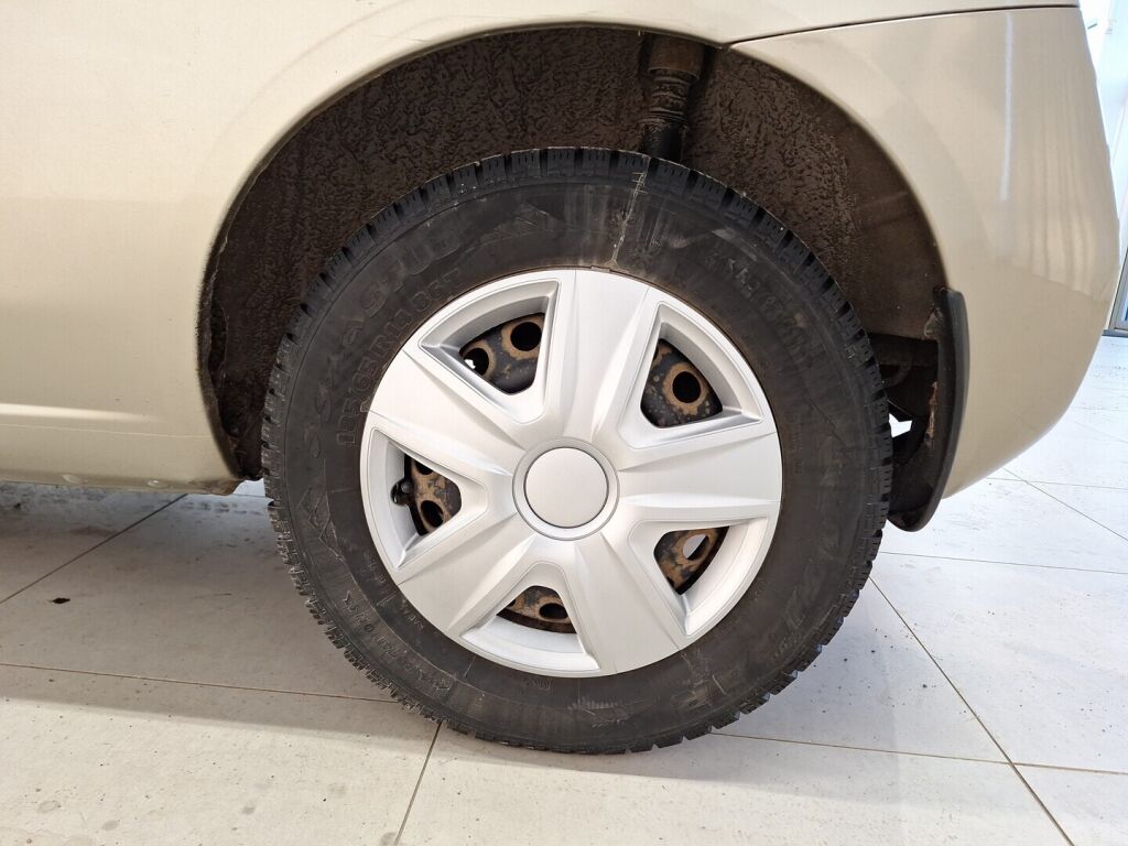 Nissan Micra 2003 Ruskea (beige)