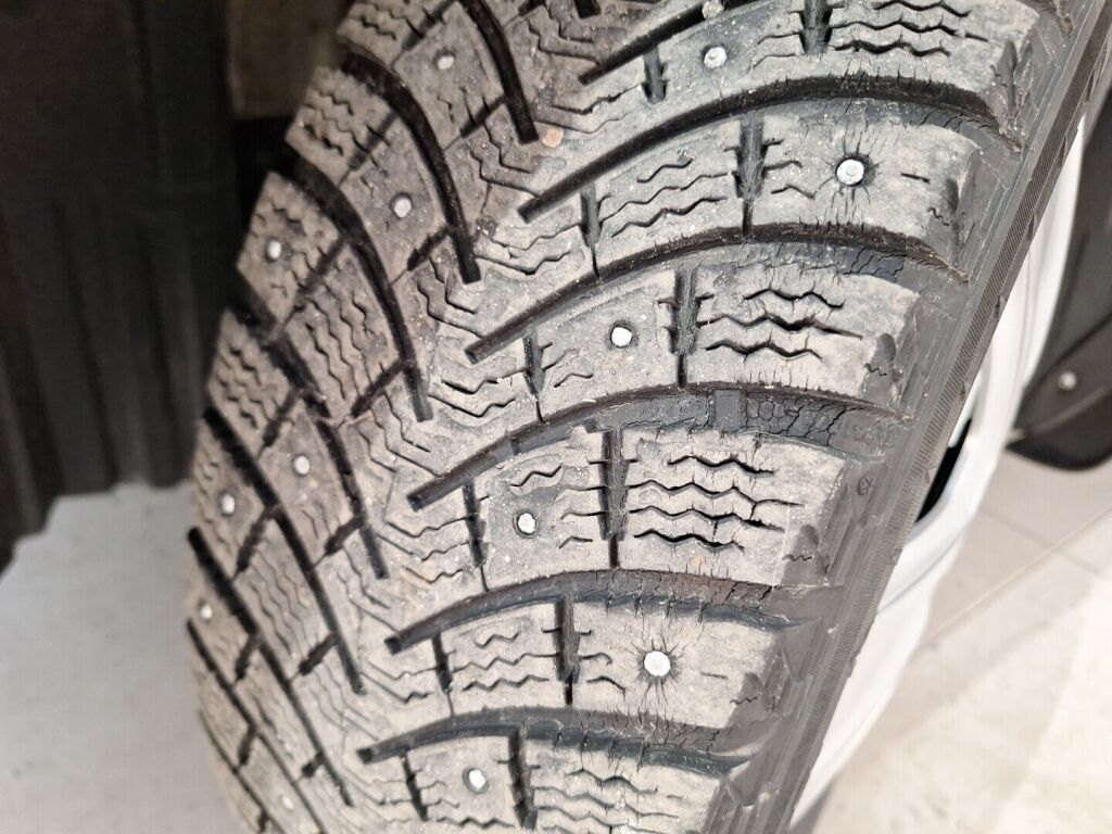 Nissan Micra 2003 Ruskea (beige)