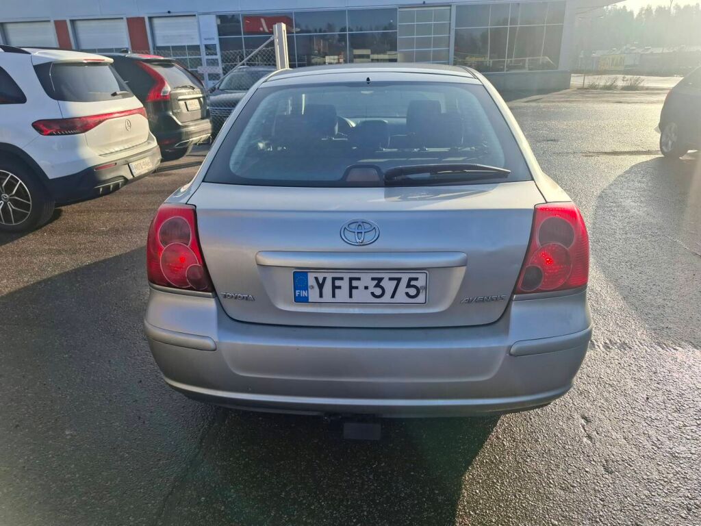 Toyota Avensis 2003 Hopea