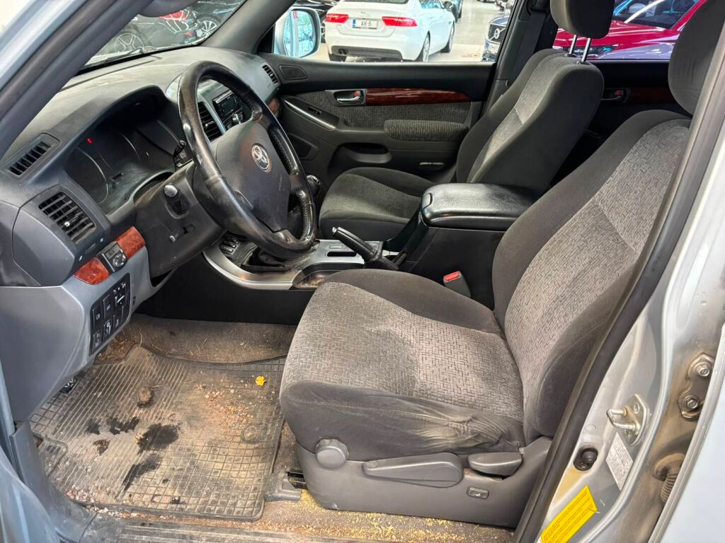 Toyota Land Cruiser 2004 Hopea
