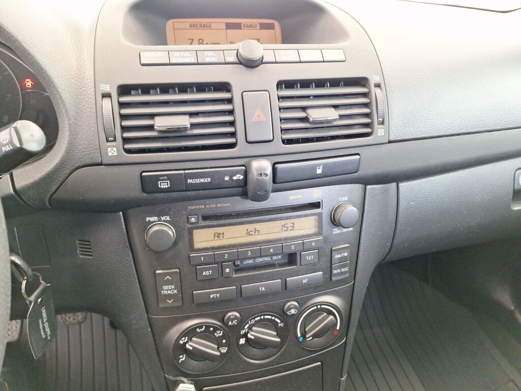 Toyota Avensis 2004 Vihreä