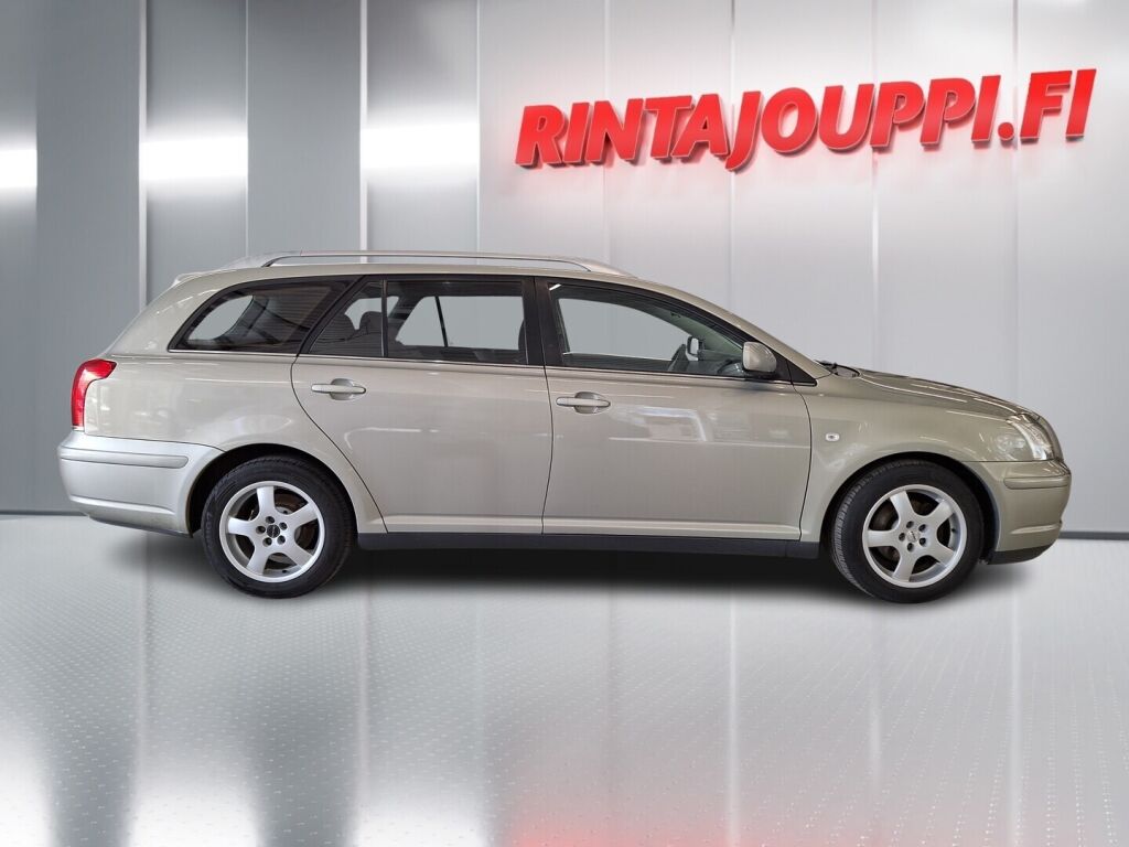 Toyota Avensis 2004 Vihreä