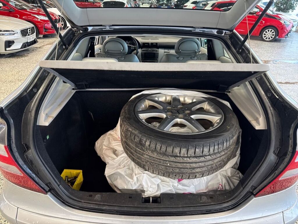 Mercedes-Benz C 2004 Harmaa