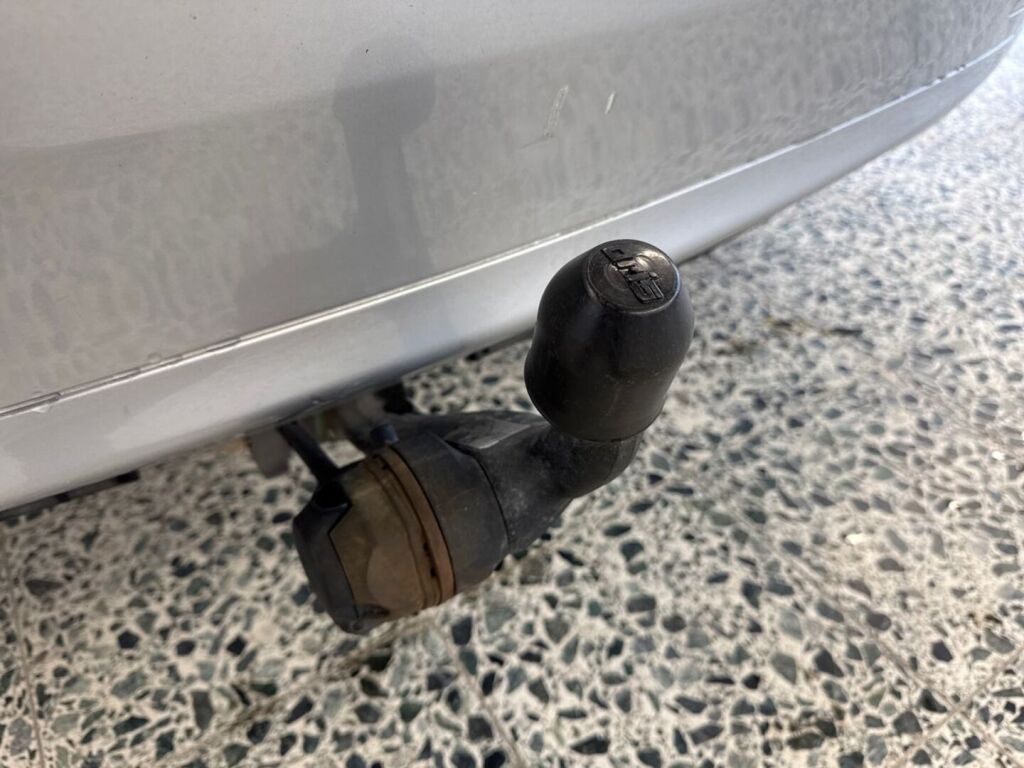 Mercedes-Benz C 2004 Harmaa