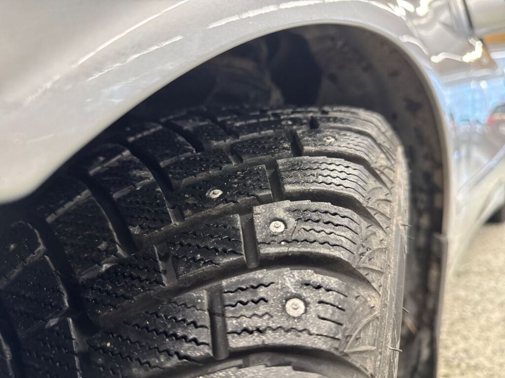 Mercedes-Benz C 2004 Harmaa