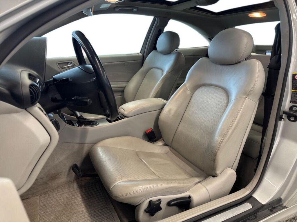 Mercedes-Benz C 2004 Harmaa