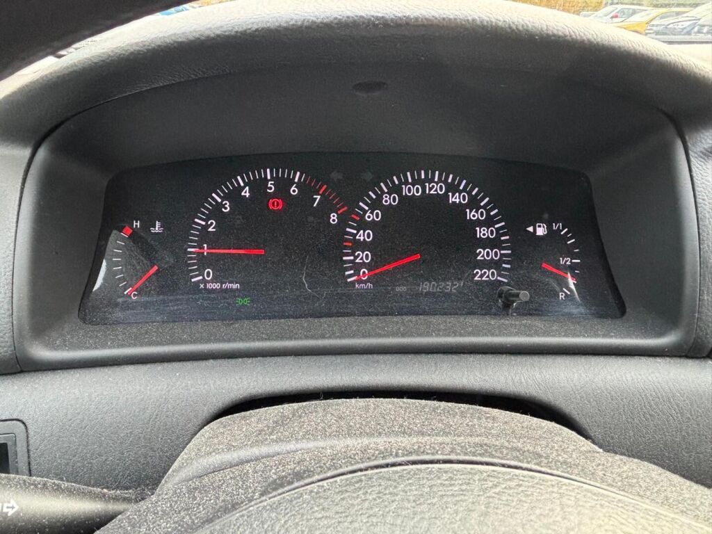 Toyota Corolla 2006 Punainen