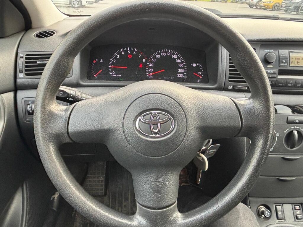 Toyota Corolla 2006 Punainen
