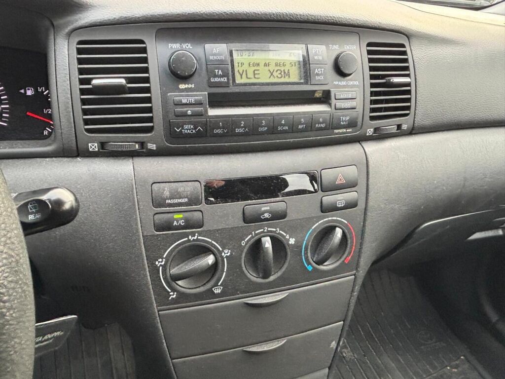 Toyota Corolla 2006 Punainen