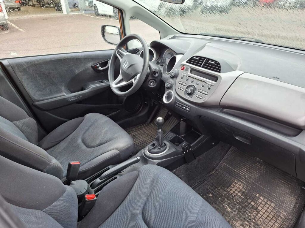 Honda Jazz 2010 Ruskea (beige)