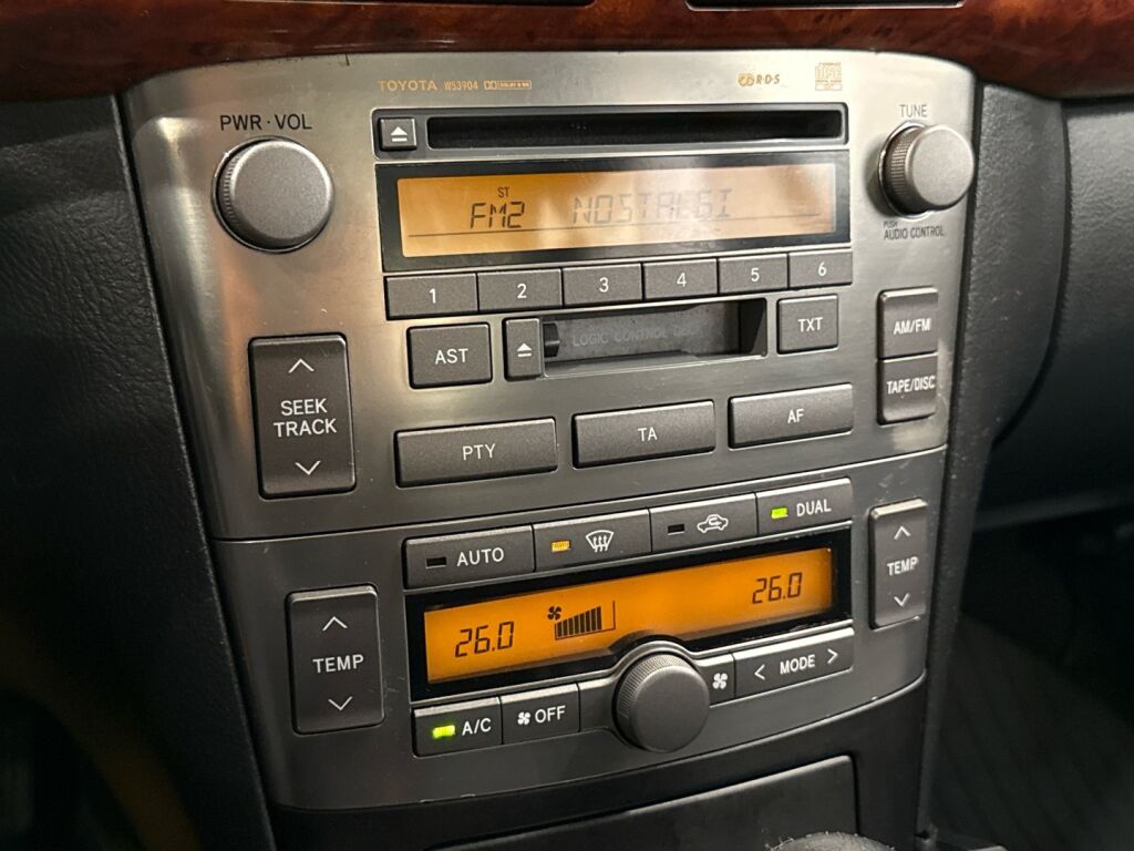 Toyota Avensis 2005 Vihreä