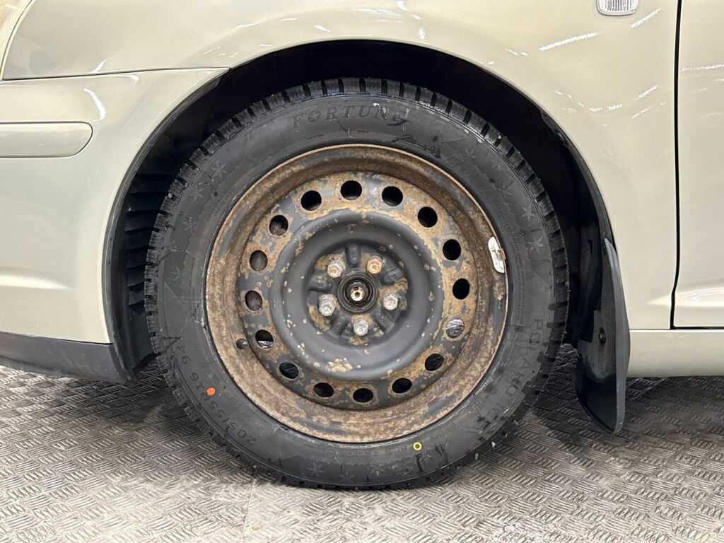 Toyota Avensis 2005 Vihreä