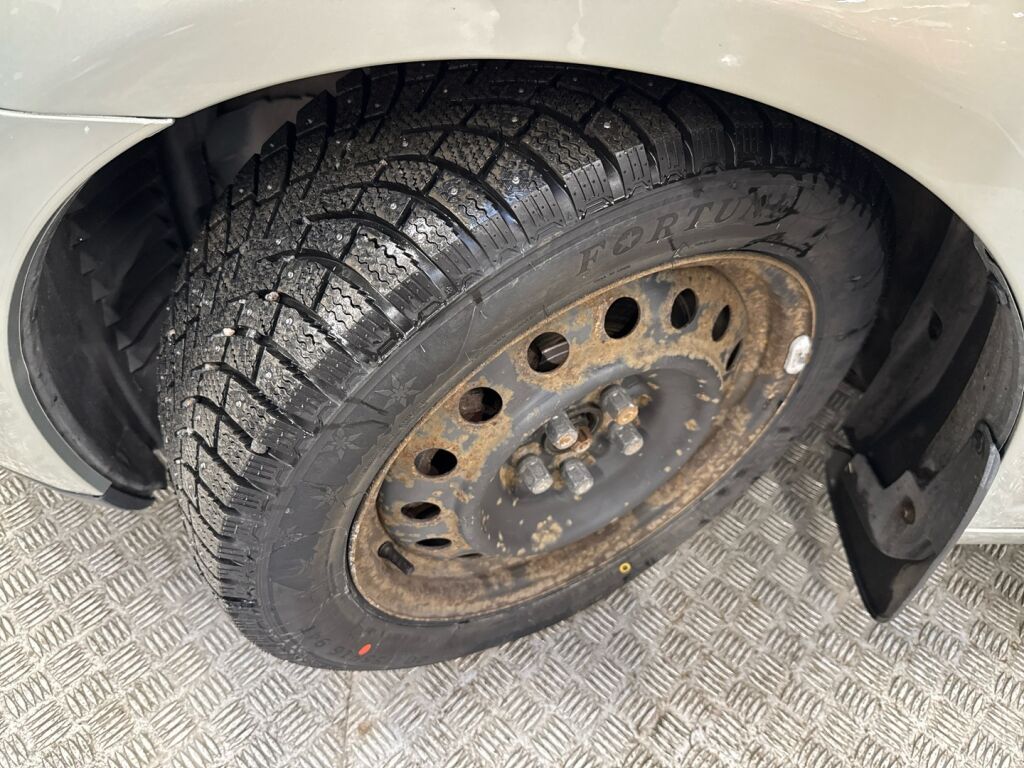 Toyota Avensis 2005 Vihreä