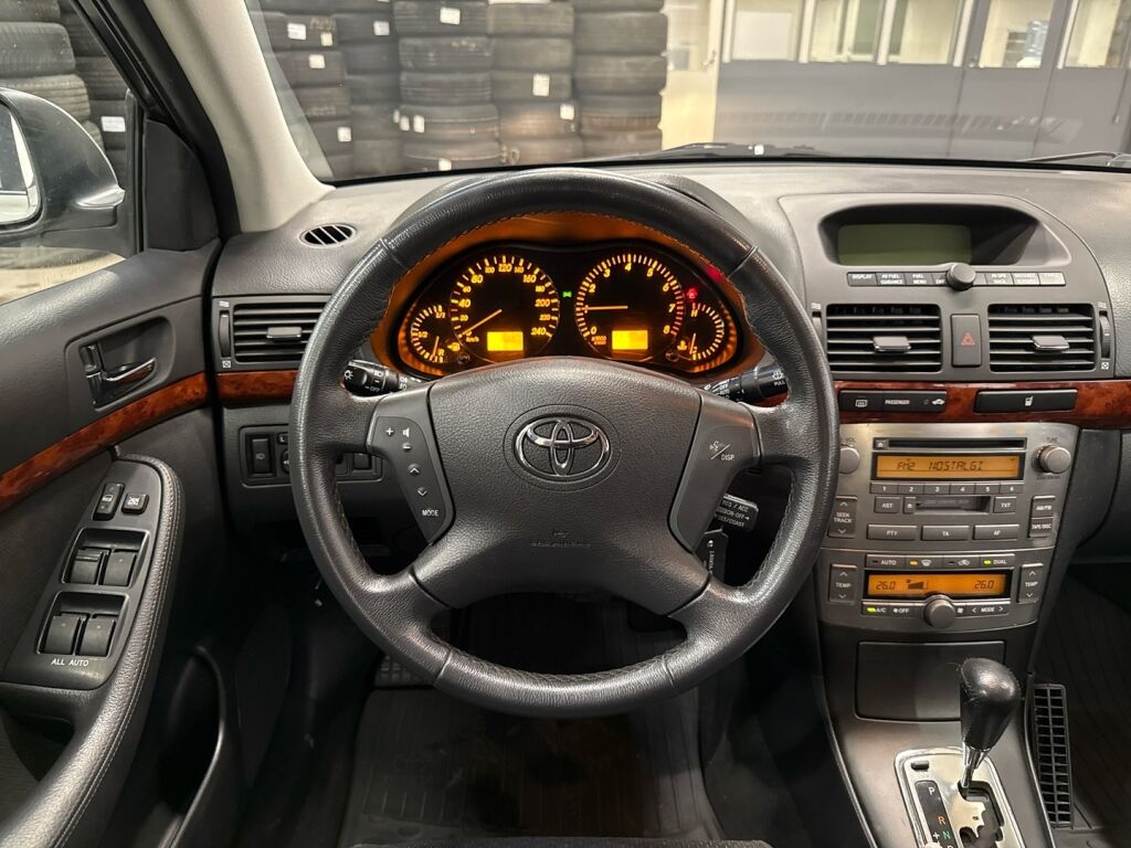 Toyota Avensis 2005 Vihreä