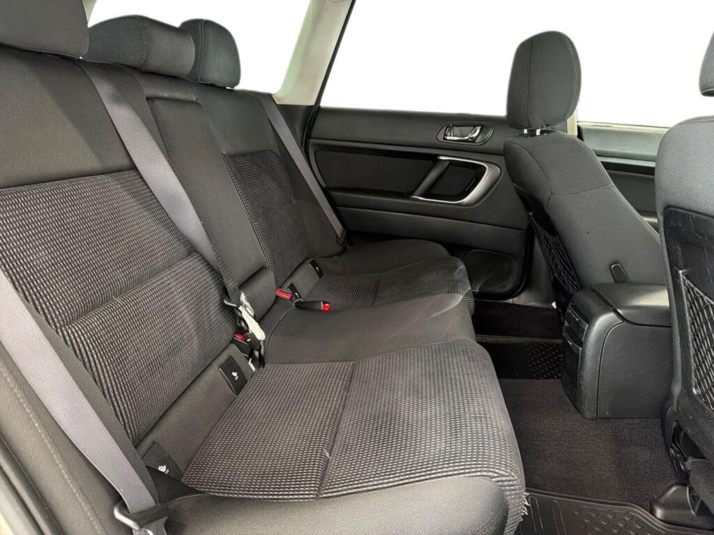 Subaru Legacy 2006 Keltainen