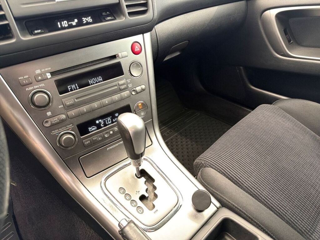 Subaru Legacy 2006 Keltainen
