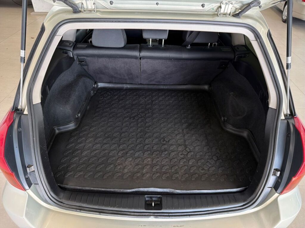 Subaru Legacy 2006 Keltainen