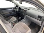 Volkswagen Jetta 2006 Ruskea (beige)