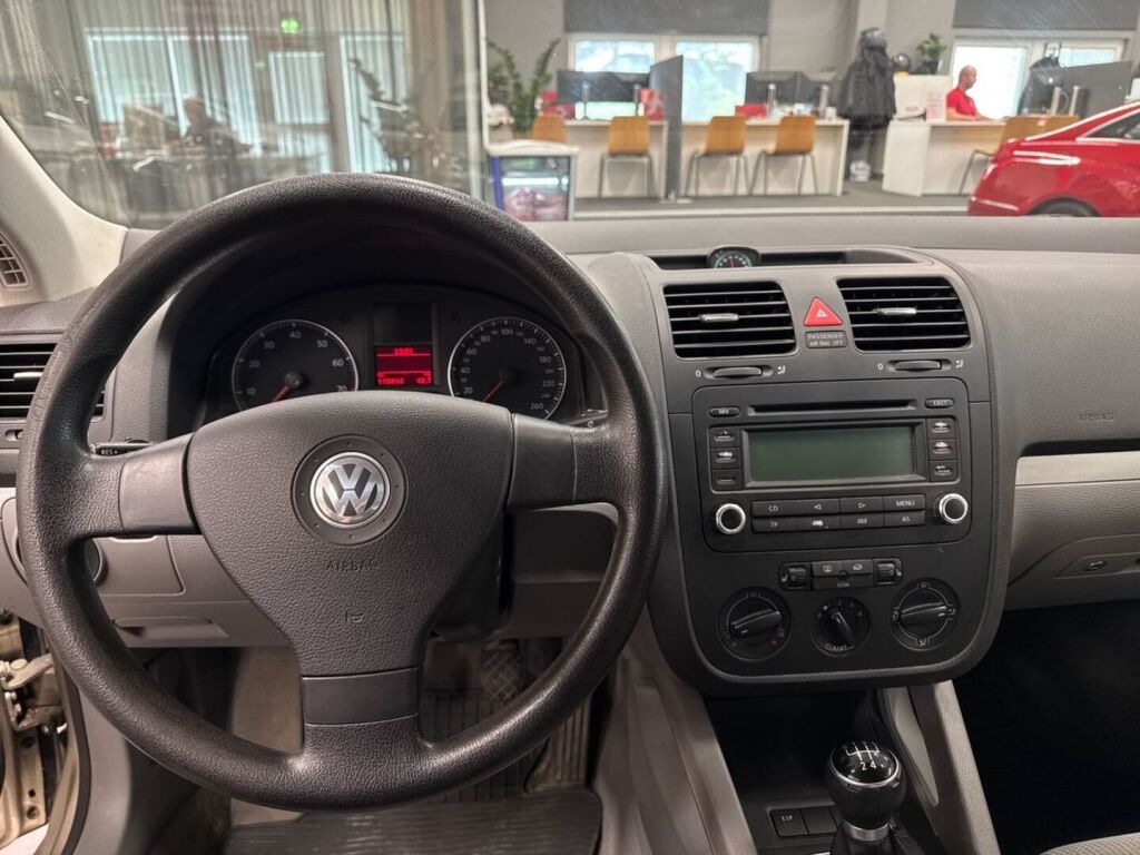 Volkswagen Jetta 2006 Ruskea (beige)