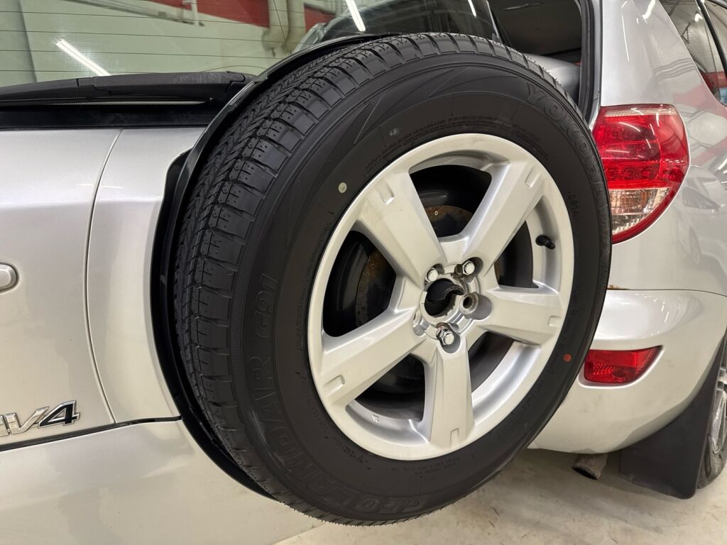 Toyota RAV4 2006 Hopea