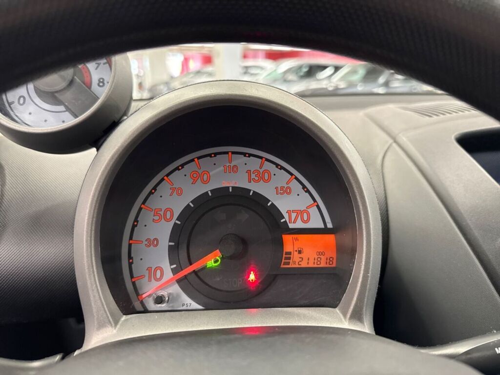Toyota AYGO 2006 Musta
