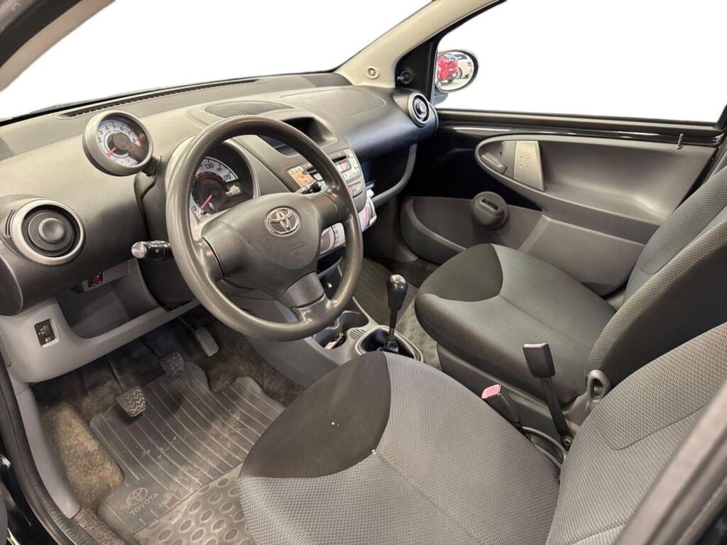 Toyota AYGO 2006 Musta
