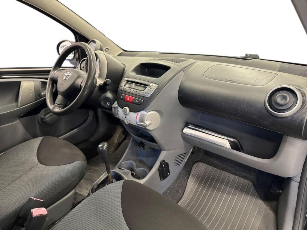 Toyota AYGO 2006 Musta
