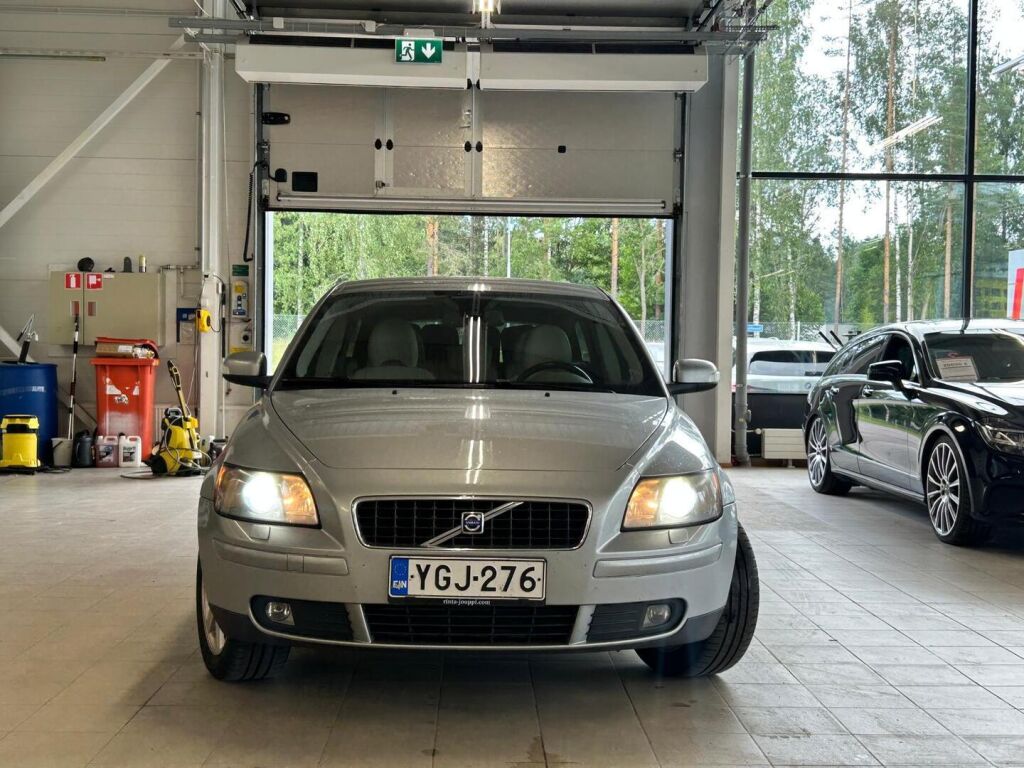 Volvo V50 2006 Met. Harmaa