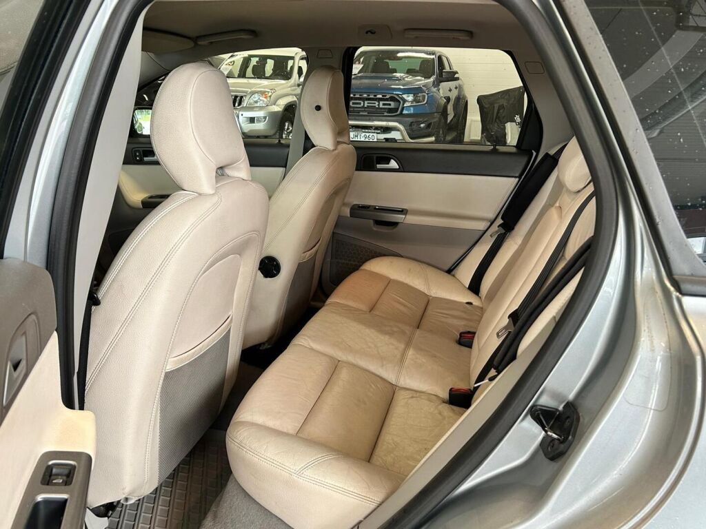 Volvo V50 2006 Met. Harmaa
