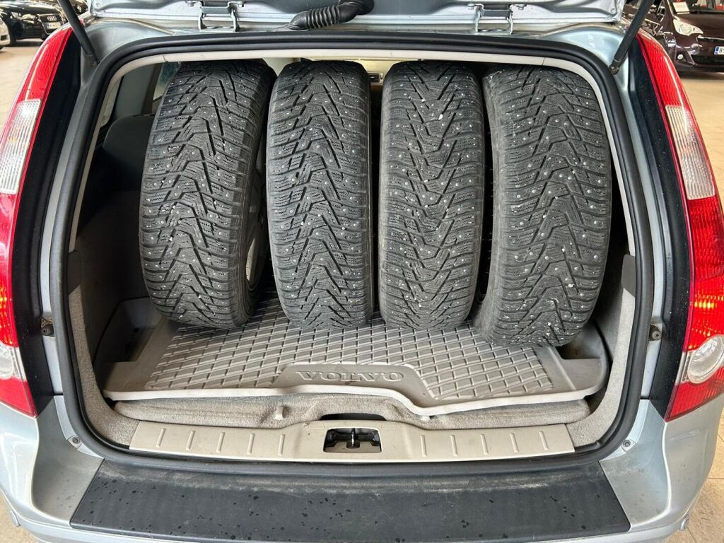 Volvo V50 2006 Met. Harmaa