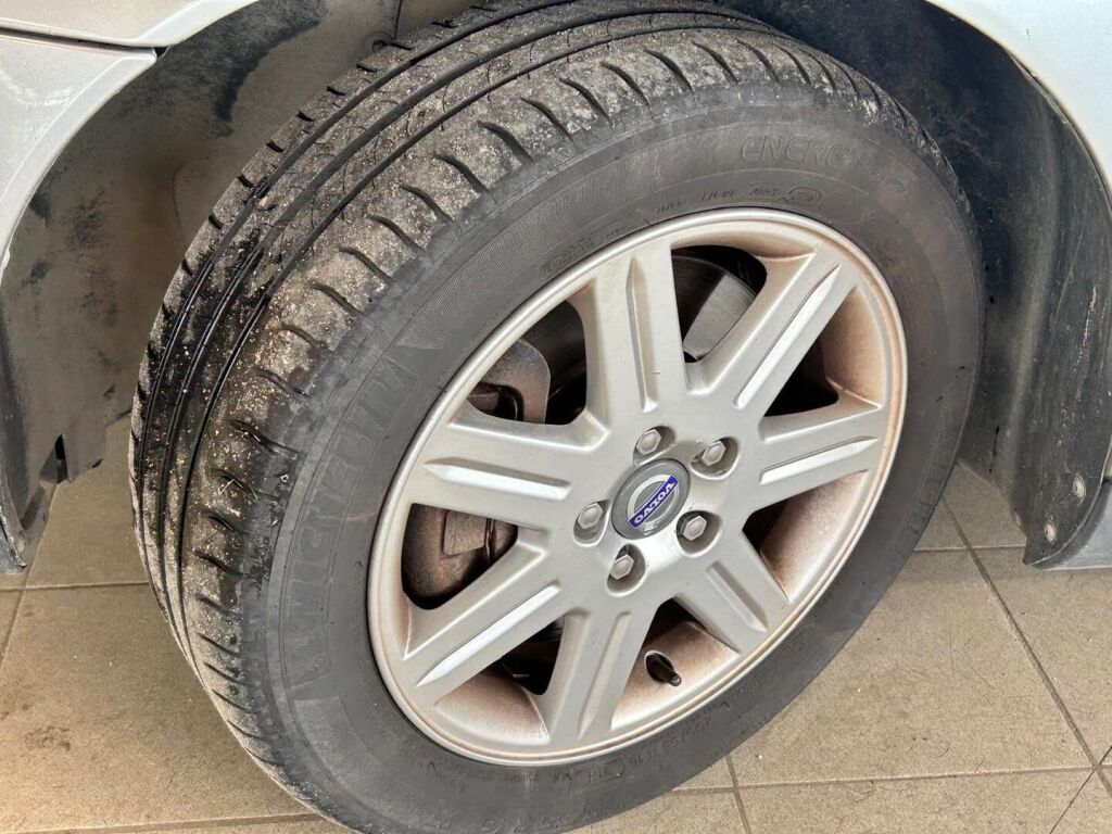 Volvo V50 2006 Met. Harmaa