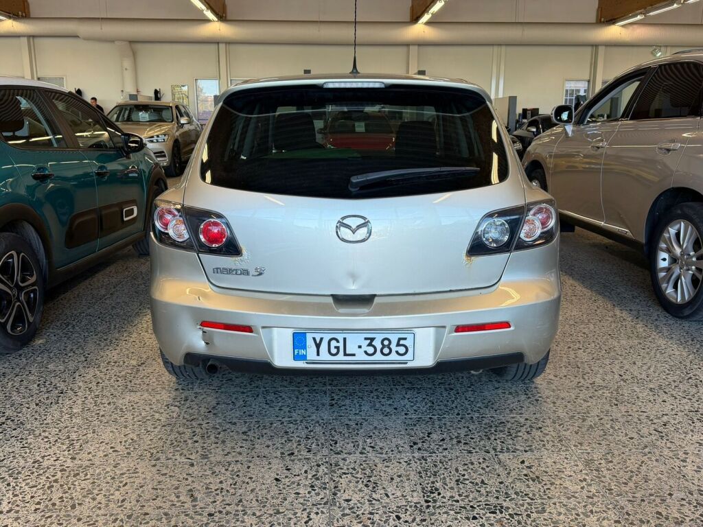 Mazda Mazda3 2006 Ruskea (beige)