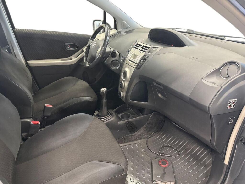 Toyota Yaris 2007 Harmaa