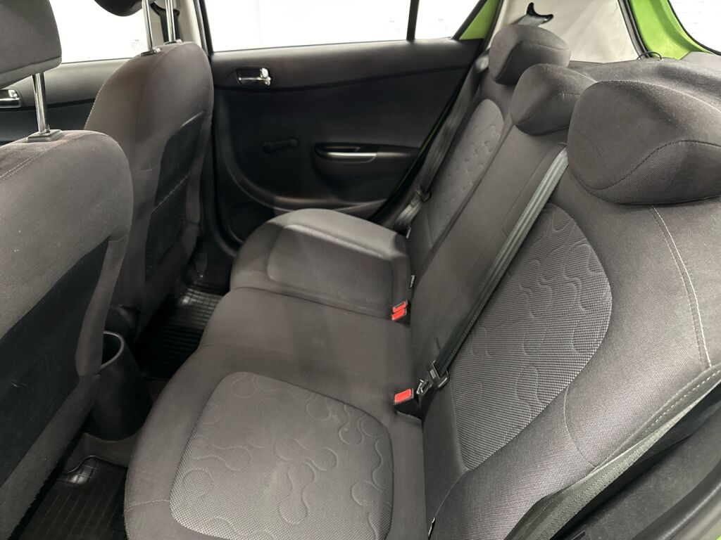 Hyundai i20 2011 Vihreä