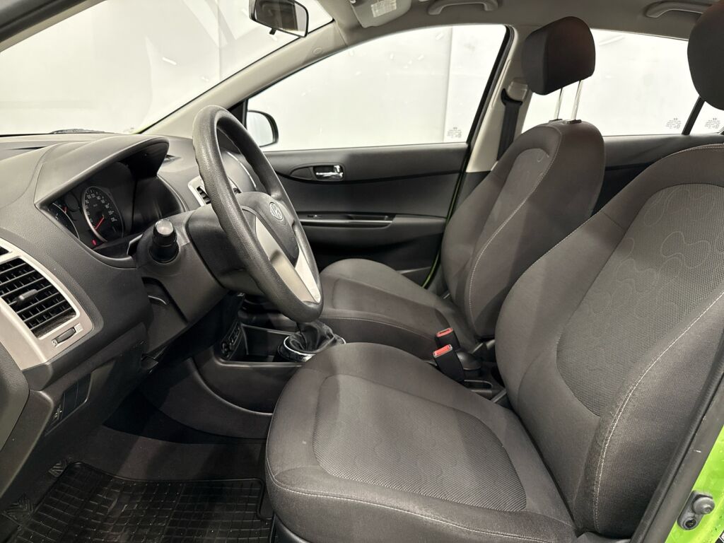 Hyundai i20 2011 Vihreä