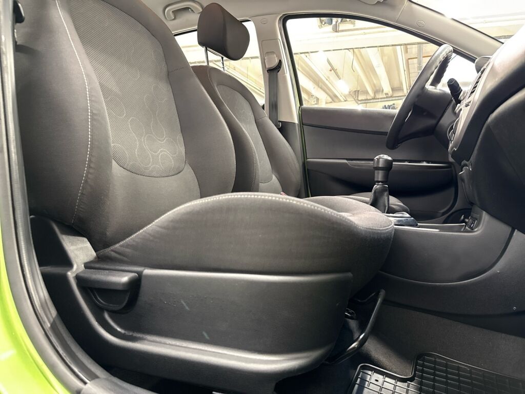 Hyundai i20 2011 Vihreä