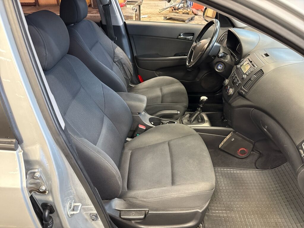 Hyundai i30 2008 Hopea