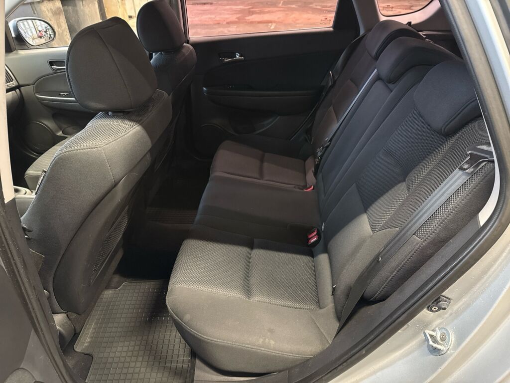 Hyundai i30 2008 Hopea