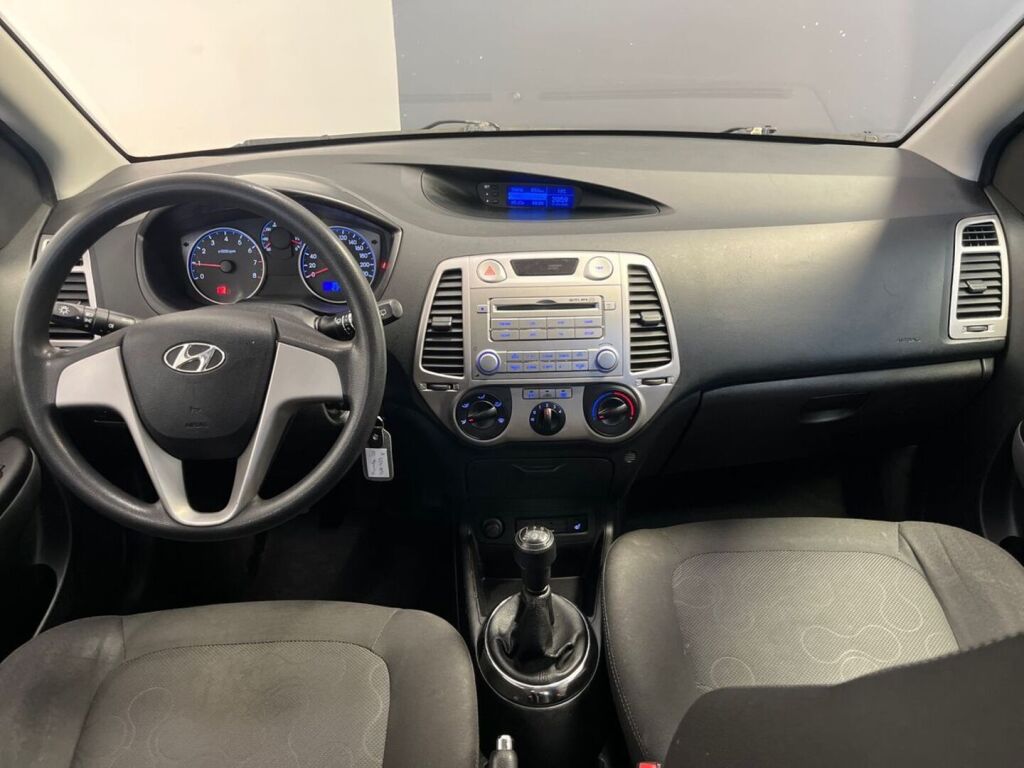 Hyundai i20 2010 Punainen