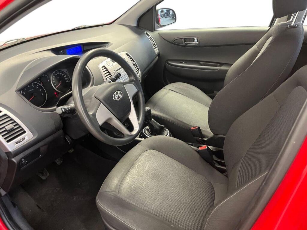 Hyundai i20 2010 Punainen