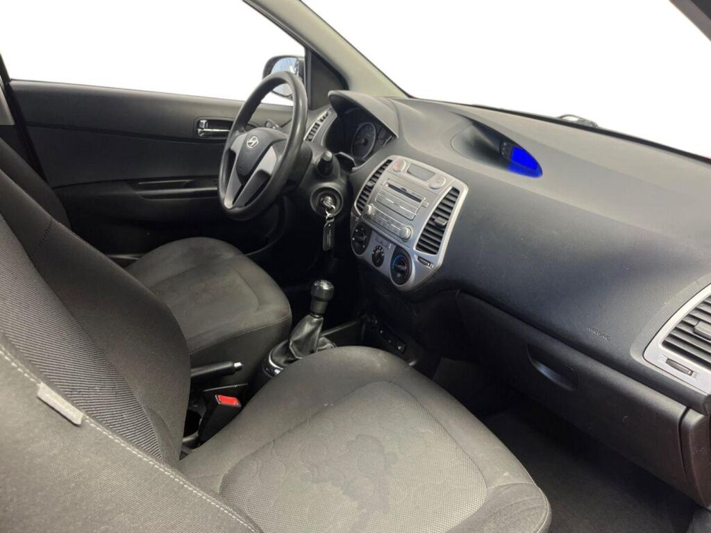 Hyundai i20 2010 Punainen