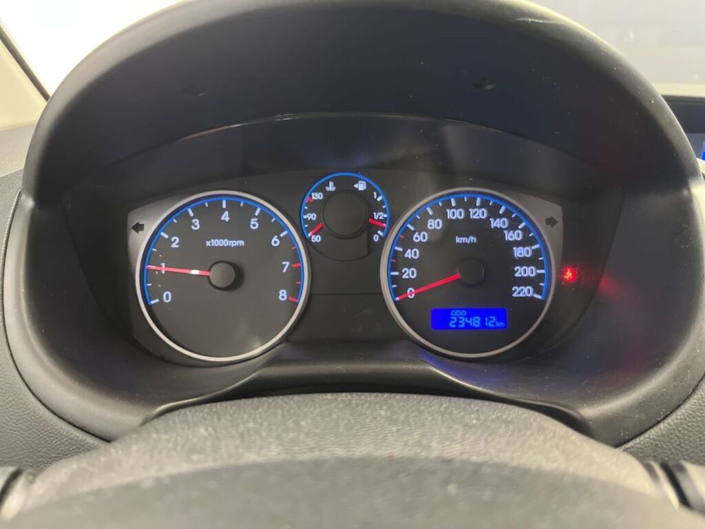 Hyundai i20 2010 Punainen