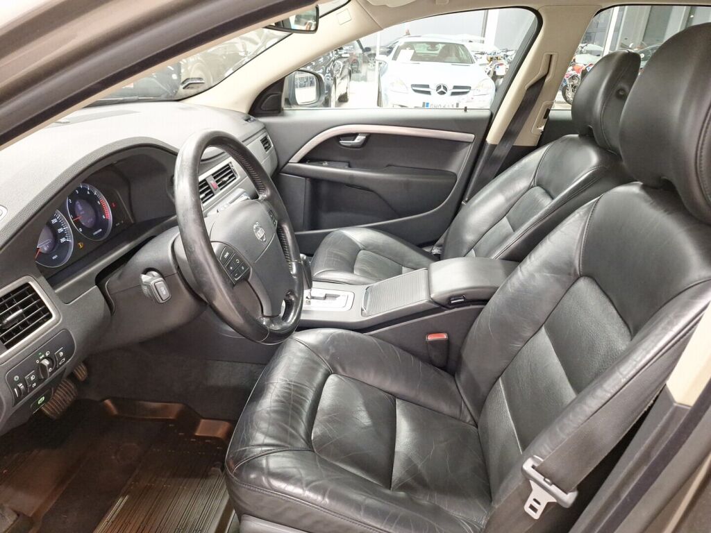 Volvo V70 2008 Harmaa