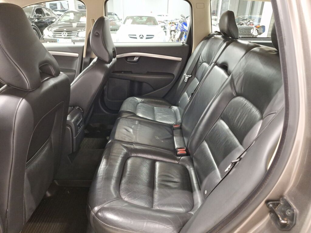 Volvo V70 2008 Harmaa